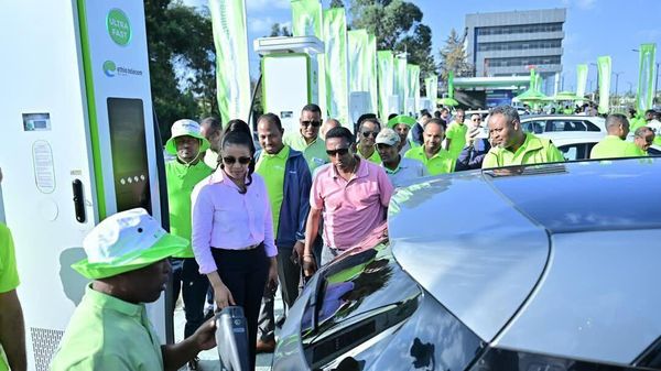 ኢትዮ ቴሌኮም በአዲስ አበባ ሁለተኛውን ፈጣን የኤሌክትሪክ መኪና ባትሪ መሙያ ጣቢያ ከፈተ - Sputnik አፍሪካ