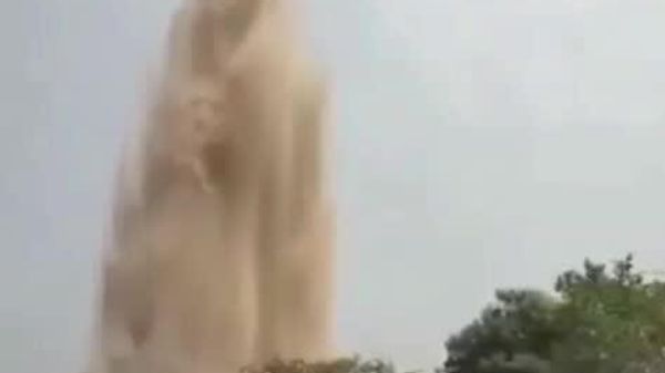 #viral | በህንድ ቴላንጋና ግዛት የመጠጥ ውሃ መስመር ፍንዳታ - Sputnik አፍሪካ