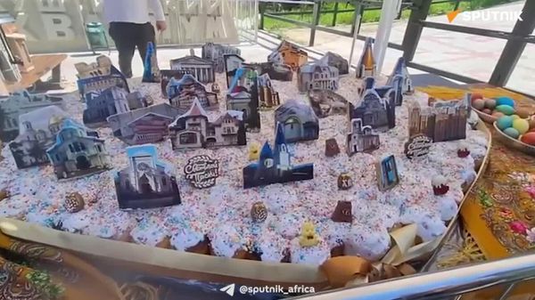 #viral | የትንሣኤን በዓል አስመልክቶ በክሬሚያ ግዙፍ ኬክ ተጋገረ - Sputnik አፍሪካ