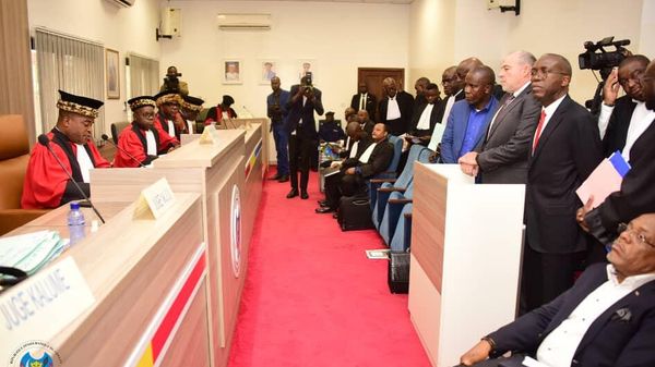 የቀድሞ የኮንጎ ዲሞክራሲያዊ ሪፐብሊክ ጠቅላይ ሚኒስትር በፈፀሙት የሙስና ተግባር አስር ዓመት ተፈረደባቸው - Sputnik አፍሪካ