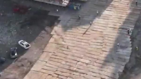#viral| 1 ሺህ 500 ቶን የክፍለ ዘመን እድሜ ያስቆጠረውን ሽኩመን ሕንጻ ለጥበቃ ሥራ በሦስት ሠዓት ውስጥ 350 ሜትር ማንቀሳቀስ ተቻለ - Sputnik አፍሪካ