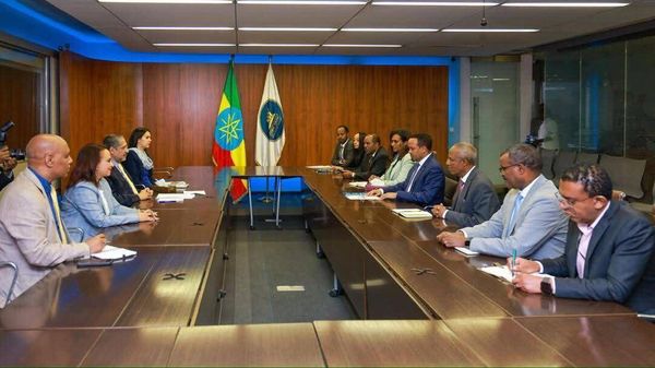 ኢትዮጵያ የአረብ ባንክ ለአፍሪካ የኢኮኖሚ ልማት፤ ለግዙፉ ዓለም አቀፍ አውሮፕላን ማረፊያና የኮይሻ ታዳሽ ኃይል ፕሮጀክቶች የገንዘብ ድጋፍ እንዲያደርግ ጠየቀች - Sputnik አፍሪካ