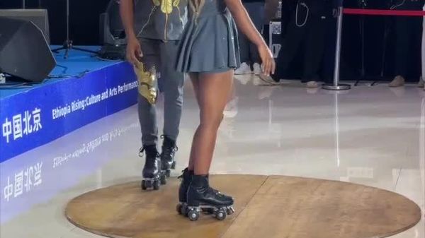 #viral| ኢትዮጵያውያን የሮለር ስኬቲንግ ጥንድ ዳንሰኞቾ በቤጂንግ ታዳሚዎችን አስደምመዋል - Sputnik አፍሪካ