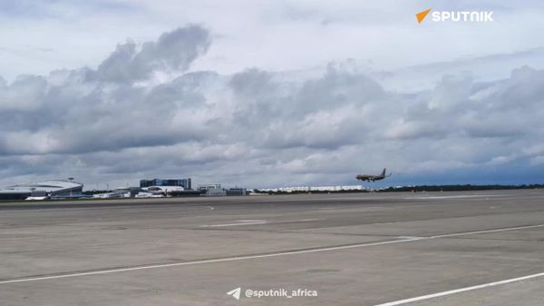 የማሌዢያ ንጉስ ሱልጣን ኢብራሂም በፑቲን ግብዣ ለይፋዊ የሥራ ጉብኝት ሩሲያ መግባታቸውን የስፑትኒክ ጋዜጠኛ ዘገበ - Sputnik አፍሪካ