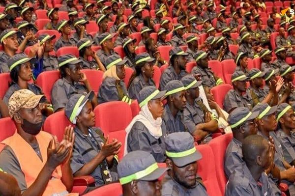 ‘የተነሳሽነት ምንጭ’፤ የቡርኪና ፋሶ ጠቅላይ ሚኒስትር የማሊን የባሕል ንቅናቄዎች አሞካሹ - Sputnik አፍሪካ