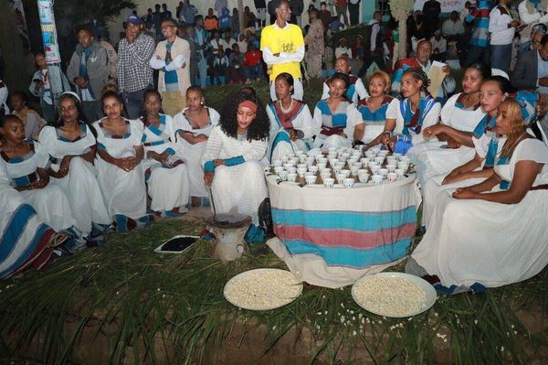 የ2018 የከምባታ ብሔር ዘመን መለወጫ ‘‘መሳላ’’ በዓል በዱራሜ ከተማ በድምቀት ተከበረ - Sputnik አፍሪካ