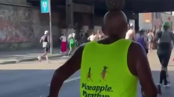 #viral | አናናስ ቁንጮ የሆነበት በአይነቱ ልዩ የነበረው የማራቶን ውድድር ተጠናቀቀ - Sputnik አፍሪካ