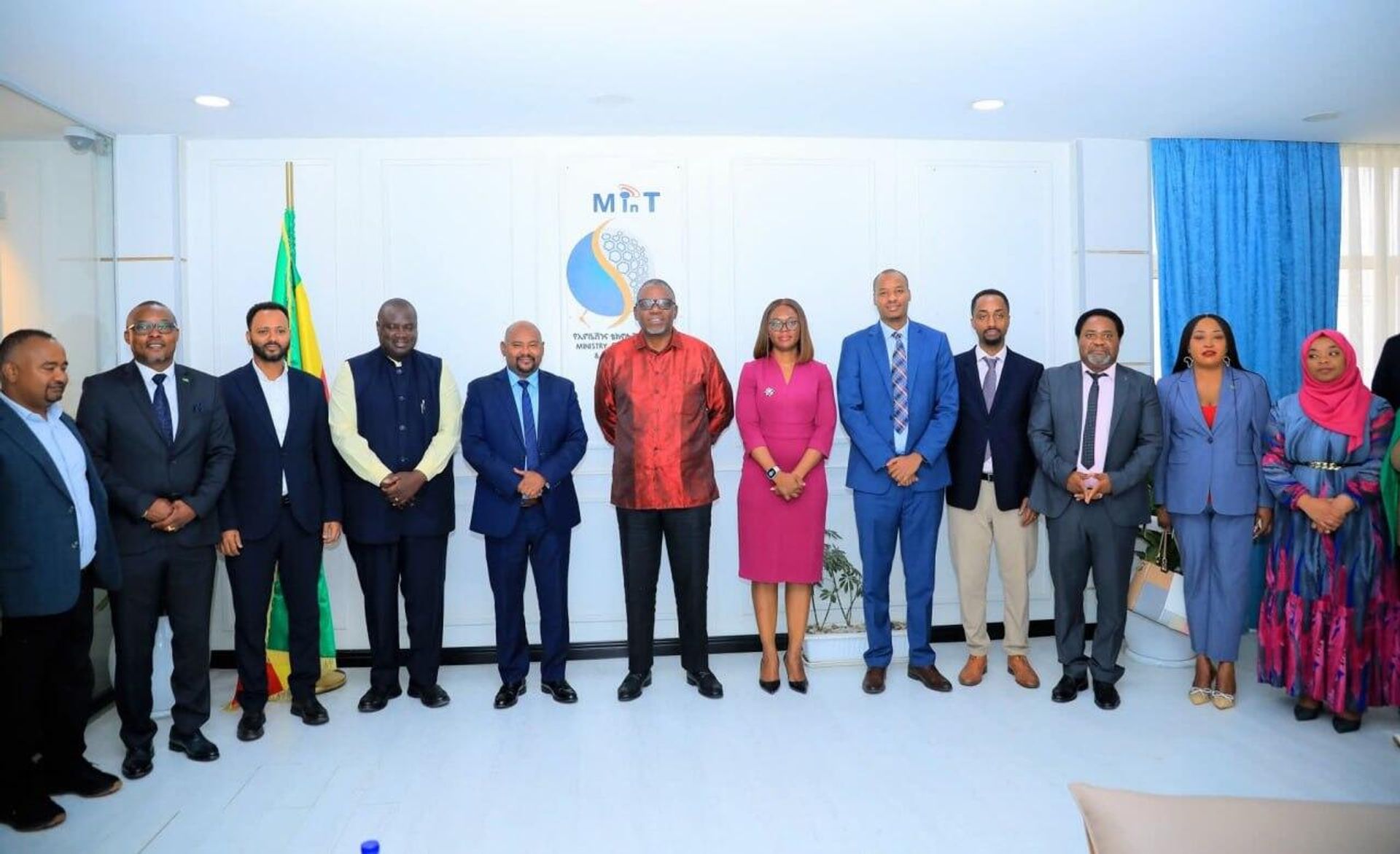 የዛምቢያ ልዑካን በኢትዮጵያ ዲጅታል ትራንስፎርሜሽን አፈጻጸም ላይ ልምድ ለመቅሰም ያለመ ምክክር አደረጉ - Sputnik አፍሪካ, 1920, 01.10.2025