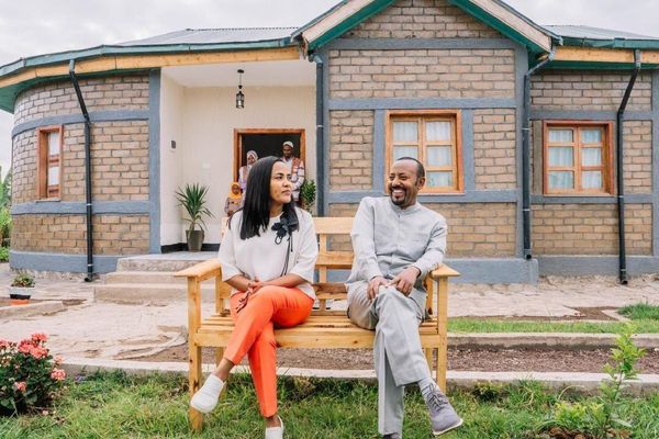 ጠቅላይ ሚኒስትር ዐቢይ አሕመድ በሀዲያና ስልጤ ዞኖች የተገነቡ ሞዴል የገጠር መንደሮችን አስረከቡ - Sputnik አፍሪካ