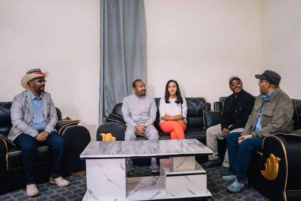 ጠቅላይ ሚኒስትር ዐቢይ አሕመድ በሀዲያና ስልጤ ዞኖች የተገነቡ ሞዴል የገጠር መንደሮችን አስረከቡ - Sputnik አፍሪካ