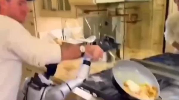 #viral | አምሳለ-ሰው ሮቦት እንቁላል ለመጥበስ ሲሞክር ታይቷል - Sputnik አፍሪካ