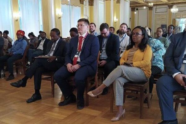 ሩሲያ በአፍሪካ በሰው ሠራሽ አስተውሎት ዘርፍ የሚደረጉ የጥናትና ምርምር ሥራዎችን ለማገዝ የሚያስችል የድጋፍ መርሃ ግብር ይፋ አደረገች - Sputnik አፍሪካ