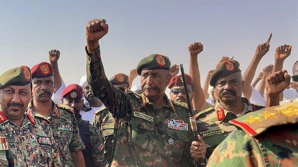 ሱዳናውያን አማጺው የፈጥኖ ደራሽ ኃይል ለመመከት አገር አቀፍ ዘመቻውን እንዲቀላቀሉ ከፍተኛ አዛዡ ጥሪ አቀረቡ - Sputnik አፍሪካ