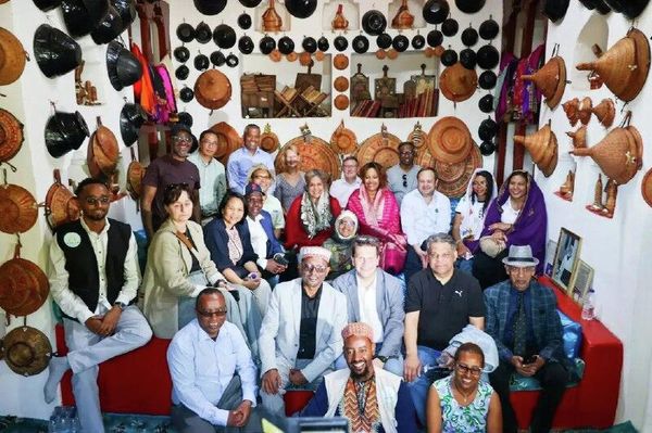ተቀማጭነታቸውን አዲስ አበባ ያደረጉ ከ40 በላይ አምባሳደሮች እና የዓለም አቀፍ ተቋማት ኃላፊዎች ሀረርን ጎበኙ - Sputnik አፍሪካ
