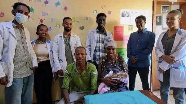 አንድ እናት ከአንድ ኪሎ ግራም በታች የሚመዝን ህፃን በሰላም ተገላገለች - Sputnik አፍሪካ