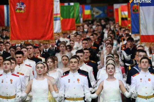 ከደቡባዊ ዓለም አገራት የተውጣጡ 3,400 የሚሆኑ ወጣቶች በ10ኛው ዓለም አቀፍ የክሬምሊን በጎ አድራጎት ካዴት ቦል* ተሳተፉ - Sputnik አፍሪካ