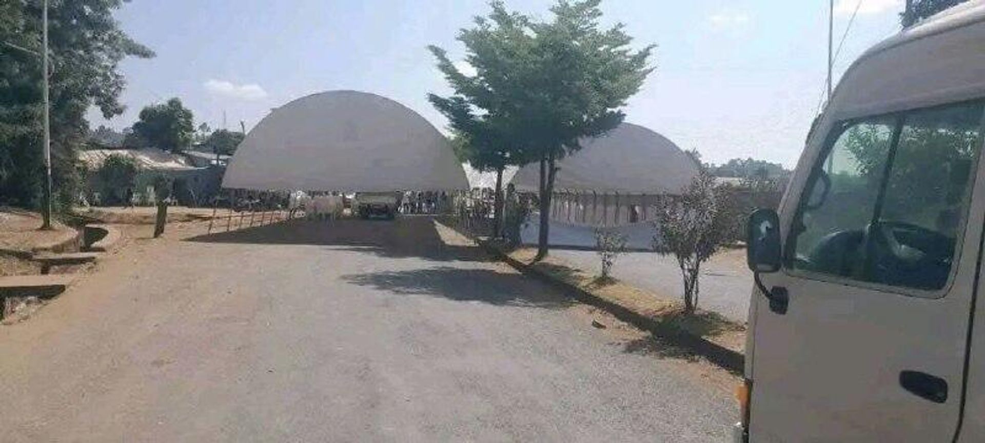 #viral | ለሰርግ አገልግሎት መንገድ ተዘግቶ የተጣለ ድንኳን ለጭነት መኪና ቃጠሎ መንስኤ ሆነ - Sputnik አፍሪካ, 1920, 14.12.2025
