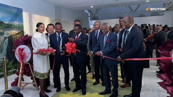 የኢትዮጵያ አየር መንገድ በቦሌ ዓለም አቀፍ አየር ማረፊያ በ16 ሚሊዮን ዶላር ወጪ የተገነባ ዘመናዊ ላውንጅ አስመረቀ - Sputnik አፍሪካ