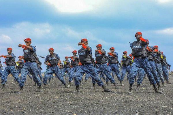 የኢትዮጵያ ፌደራል ፖሊስ በኢትዮጵያ ፖሊስ ታሪክ የመጀመሪያ የሆነውን ልዩ ኮማንዶ አስመረቀ - Sputnik አፍሪካ