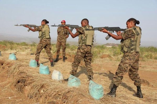 የኢትዮጵያ መከላከያ ሠራዊት የልዩ ዘመቻዎች ዕዝ ማሠልጠኛ ማዕከል መሠረታዊ ምልምል ወታደሮች አስመረቀ - Sputnik አፍሪካ