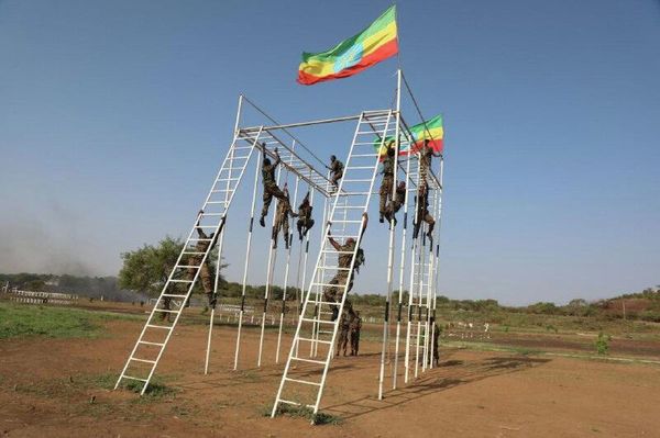 የኢትዮጵያ መከላከያ ሠራዊት የልዩ ዘመቻዎች ዕዝ ማሠልጠኛ ማዕከል መሠረታዊ ምልምል ወታደሮች አስመረቀ - Sputnik አፍሪካ