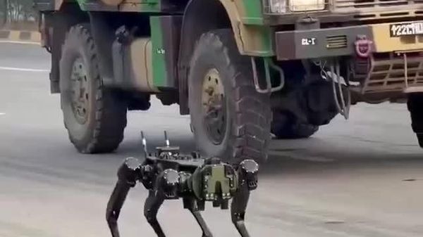 #viral | የሕንድ ጦር በአደገኛ ሁኔታዎች ውስጥ እንዲሰሩ የተነደፉ ሮቦት ውሾችን ለዕይታ አቀረበ - Sputnik አፍሪካ