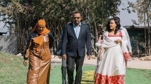 ዐቢይ አሕመድ በቤተሰብ ደረጃ ለ150 ዜጎች የተዘጋጀውን የቱሉ አራራ የተቀናጀ ሞዴል መንደርን በይፋ መረቁ - Sputnik አፍሪካ