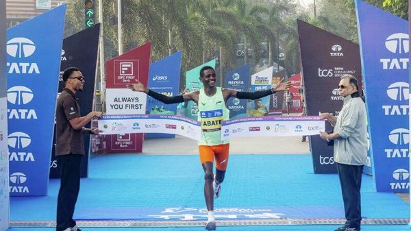 በሕንድ 21ኛው የታታ ሙምባይ ማራቶን ኢትዮጵያውያኑ ታዱ አባተ እና የሺ ካላዩ ድል ቀናቸው - Sputnik አፍሪካ