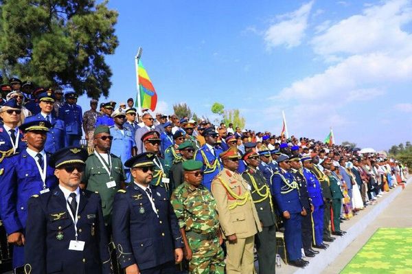 የኢትዮጵያ አየር ኃይል አካዳሚ በተለያዩ የሙያ ዘርፎች ያሠለጠናቸውን አብራሪዎችና ሙያተኞች አስመረቀ - Sputnik አፍሪካ