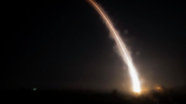 An unarmed Minuteman III intercontinental ballistic missile launches during an operational test on Wednesday, May 1, 2019, at Vandenberg Air Force Base, Calif - Sputnik አፍሪካ