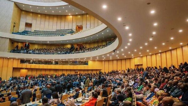 የአፍሪካ ሕብረት 'የባሪያ ንግድ' በሰብአዊነት ላይ የተፈጸመ ወንጀል ነው ሲል አወጀ - Sputnik አፍሪካ