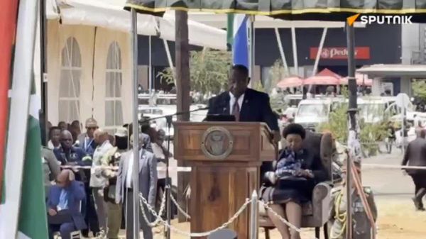 ደቡብ አፍሪካ በዓለም ኃያላን የባላንጣነት ፉክክር ውስጥ አትገባም ሲሉ ራማፎሳ በብሄራዊ የጦር ኃይሎች ቀን ሰልፍ ላይ ተናገሩ - Sputnik አፍሪካ