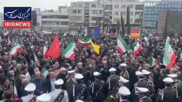 ኢራናውያን በጦርነት የተሰዉ ወታደሮቻቸውን የቀብር ሥነ-ሥርዓት ለመታደም በቴህራን ኢንግሄላብ አደባባይ ተሰባሰቡ - Sputnik አፍሪካ