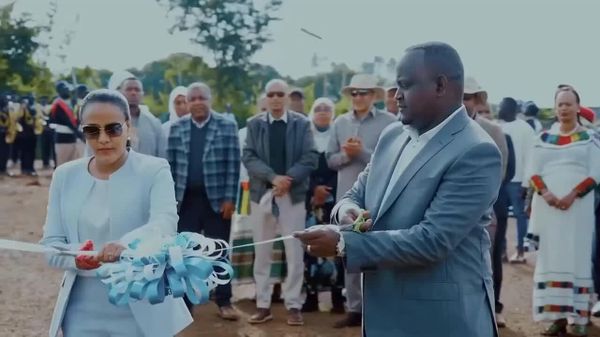 የዳቦና ዱቄት ፋብሪካዎች በግብዓት ራሳቸውን እንዲችሉ ለስንዴ ምርት የሚሆን እርሻ መሬት እያዘጋጀሁ ነው - የቀዳማዊት እመቤት ጽህፈት ቤት - Sputnik አፍሪካ