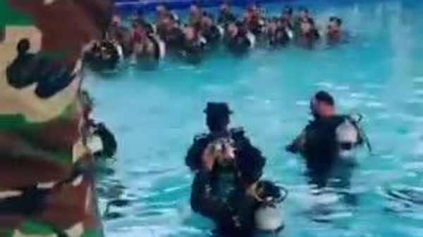 #viral | እጅን በአፍ የሚያስጭነው ትዕይንት፦ የፓኪስታን ባህር ኃይል ለልዩ ኃይል ቡድኑ ያልተለመደ የውሃ ውስጥ የሽልማት ሥነ-ሥርዓት አካሄደ - Sputnik አፍሪካ