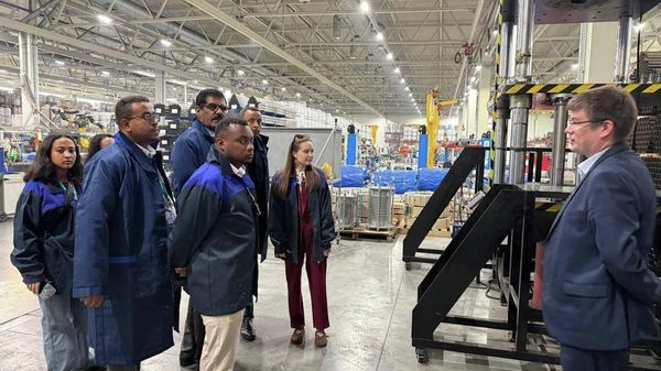 የኢትዮጵያ ልዑክ በሩሲያ የመኪና አምራች ኩባንያ ቅኝት አደረገ - Sputnik አፍሪካ