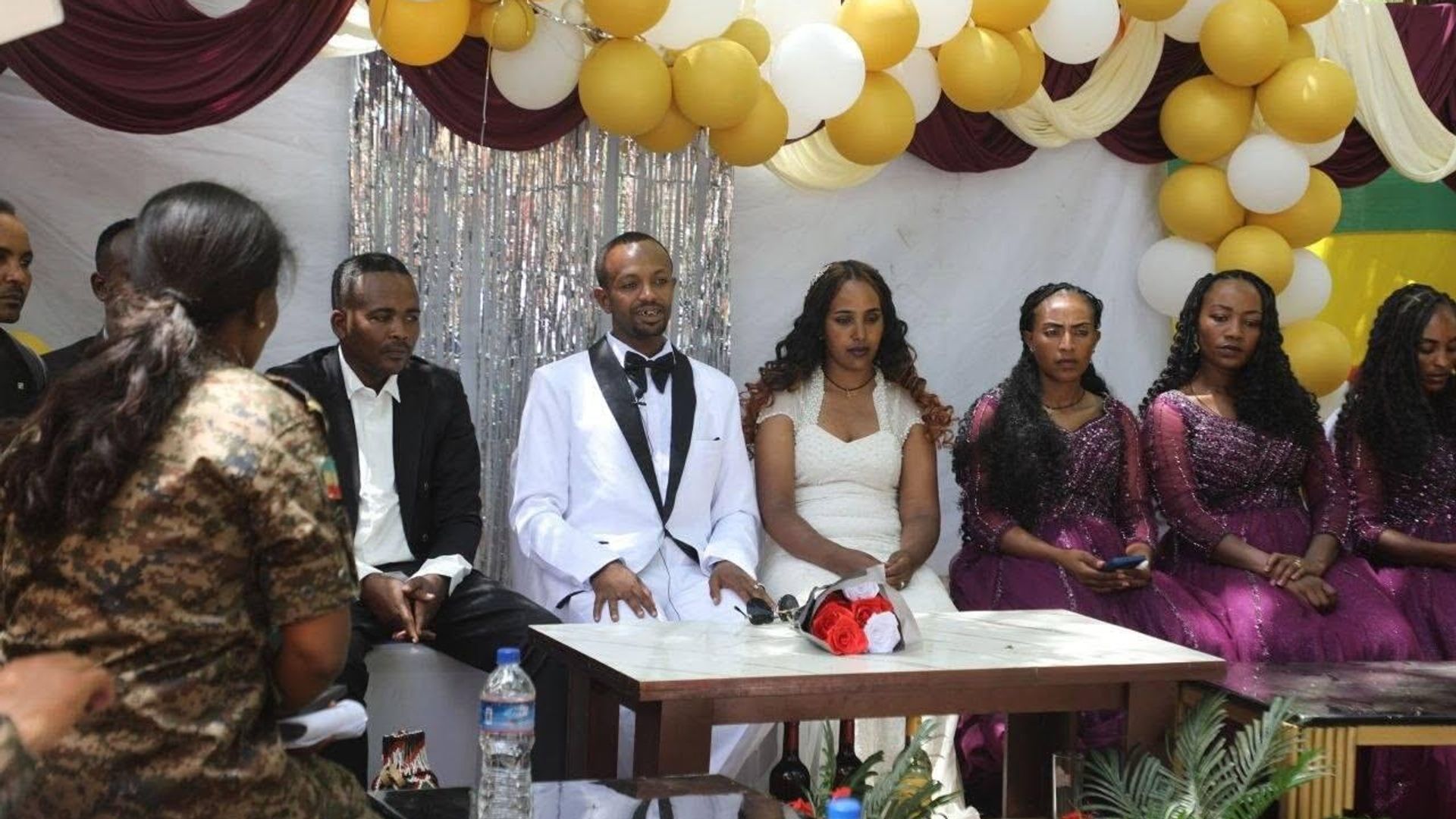 ሰርግ እና ምረቃት ሲገጥም - በአንድ ጀንበር ድርብ ተልዕኮ የተቀበለው ጀማሪ መኮንን ሰርግ እና ምረቃት ሲገጥም - በአንድ ጀንበር ድርብ ተልዕኮ የተቀበለው ጀማሪ መኮንን - Sputnik አፍሪካ, 1920, 09.06.2026