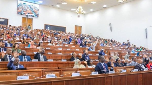 ኢትዮጵያ በኮንትሮባንድ ዝውውር ላይ የተሰማሩ ተሽከርካሪዎችን ለመውረስ የሚያስችል የጉምሩክ ማሻሻያ አዋጅ አፀደቀች - Sputnik አፍሪካ