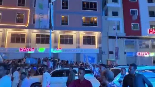በሺዎች የሚቆጠሩ ሶማሊያውያን የአንድነት ቀንን ከፕሬዚዳንታቸው ጋር አከበሩ - Sputnik አፍሪካ