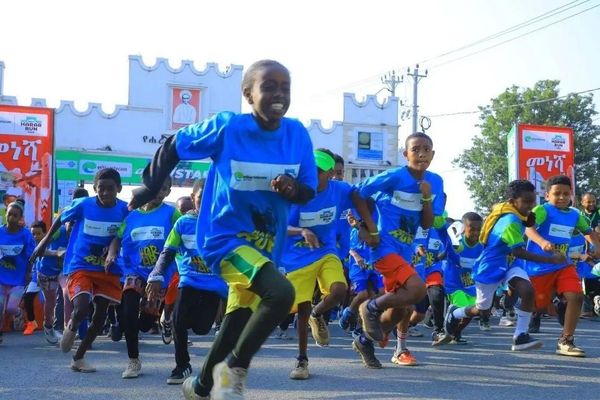 በ6 ከተሞች ሲካሄድ የቆየው የልወቅሽ ኢትዮጵያ ክላሲክ የሩጫ ውድድር ዛሬ በሐረር ከተማ ፍጻሜውን አገኘ - Sputnik አፍሪካ