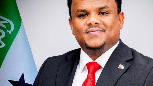 አምባሳደር ሻርማርክ አሕመድ ሙሁመድ በኢትዮጵያ የሶማሊላንድ አምባሳደር ሆነው ተሾሙ - Sputnik አፍሪካ