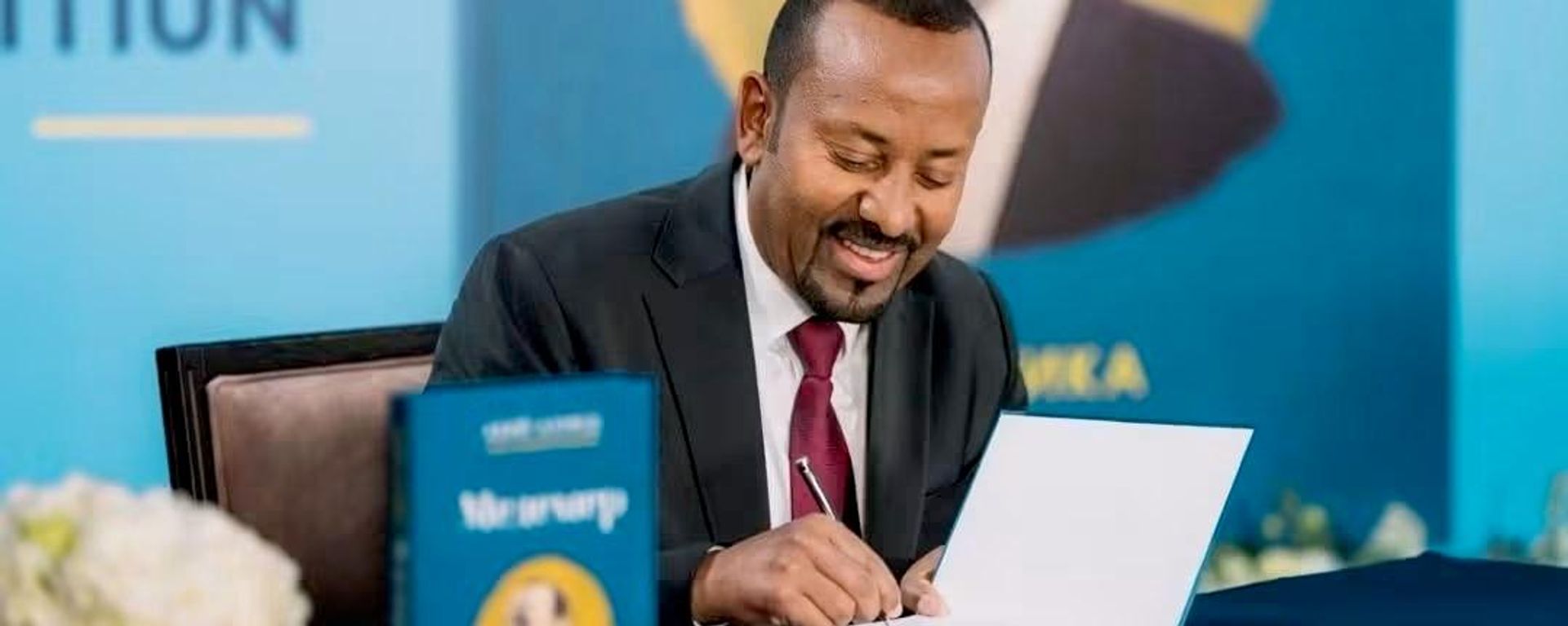 የመደመር መጽሐፍ ወደ ሩሲያኛ ቋንቋ ተተርጉሞ ለንባብ በቃ የመደመር መጽሐፍ ወደ ሩሲያኛ ቋንቋ ተተርጉሞ ለንባብ በቃ - Sputnik አፍሪካ, 1920, 28.10.2026